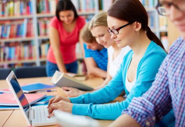 Trải nghiệm học tiếng hàn qua video nếu bạn chán ngấy việc học qua sách vở