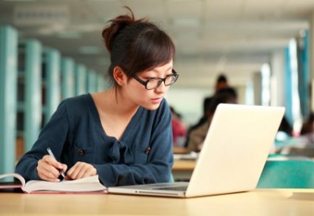 Chiến lược mới cho việc luyện nghe tiếng hàn qua phim siêu thần tốc