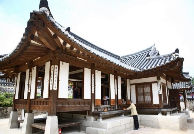 Bạn học tiếng Hàn có biết về nhà truyền thống Hanok?